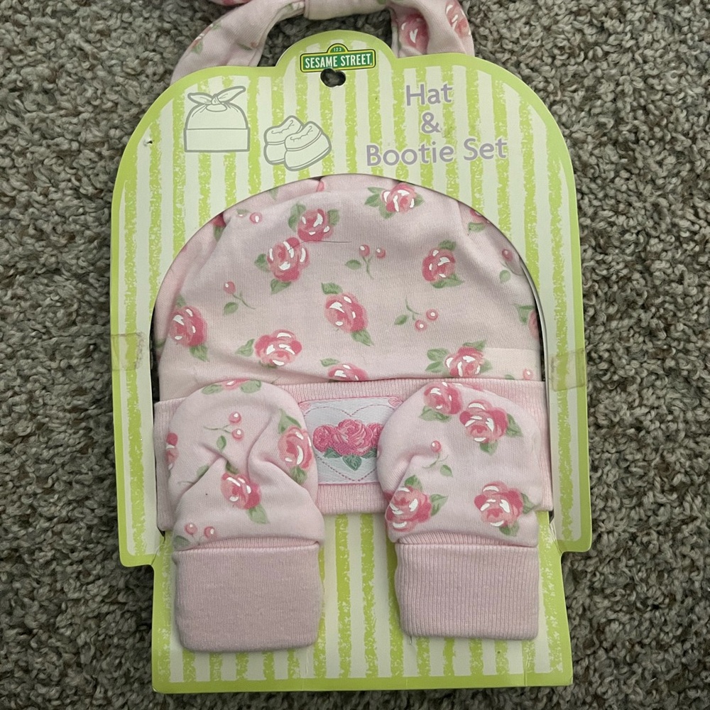 Sesame Street Pink Floral Hat & Bootie Set